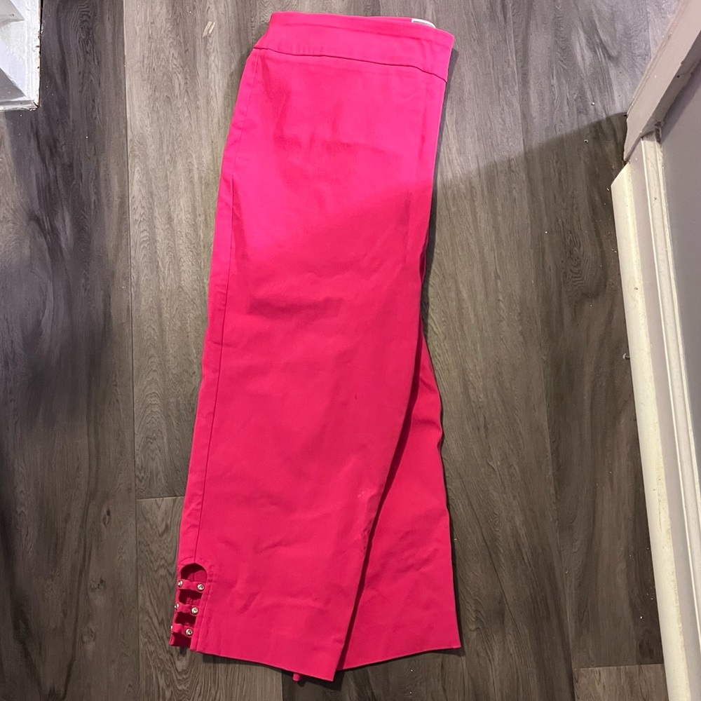 Never Worn - Pink cropped JM Collection Cropped Pants / Capris